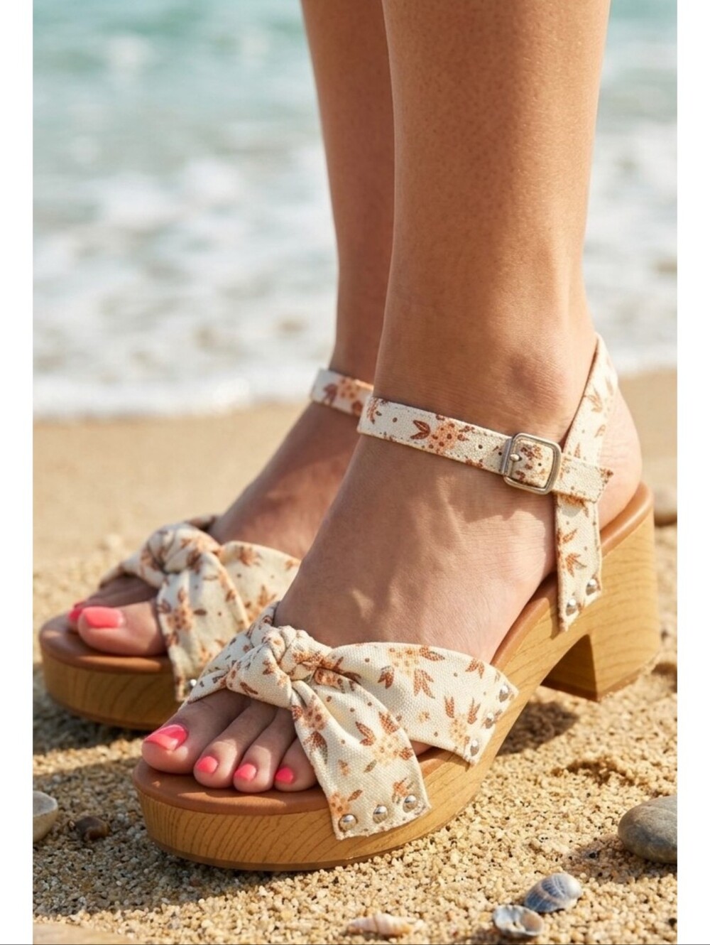 Universal Thread Eleanor Floral Heeled Sandals Cream Size 7